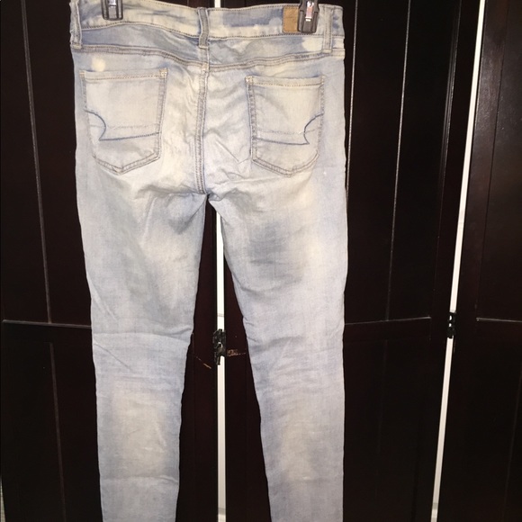 American Eagle light wash jeans - Picture 2 of 4